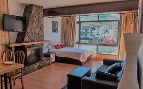 SKI&SNOW APARTMENTS - PLAZA DE PRADOLLANO - Junto a los Telecabinas by TODOSIERRANEVADA